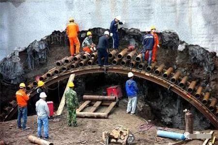 普陀隧道钢花管支护案例